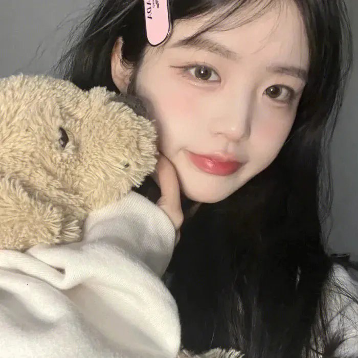 蒙娜丽莎与血月亮